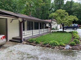 51 Snapdragon Ln in Hendersonville, NC - Building Photo