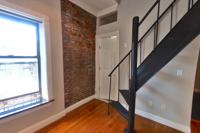232 Elizabeth St in New York, NY - Building Photo - Building Photo
