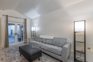 543 Foam St in Monterey, CA - Building Photo