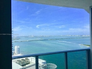 488 NE 18th St in Miami, FL - Foto de edificio - Building Photo