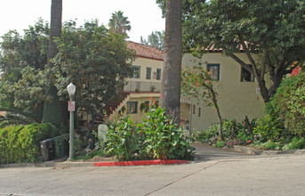 1969-1985 Whitley Ave in Los Angeles, CA - Building Photo - Building Photo