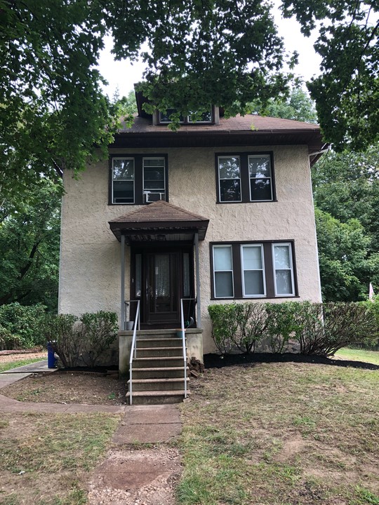 41 Elm Ave-Unit -Bottom in Woodbury Heights, NJ - Building Photo