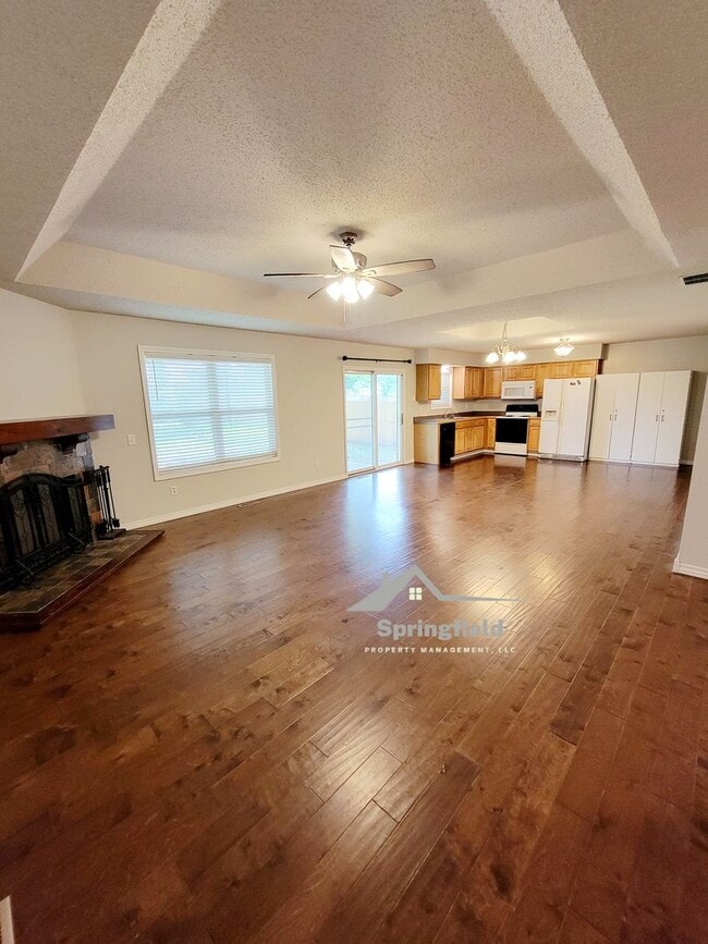 property at 4606 S Ridgeview Ave