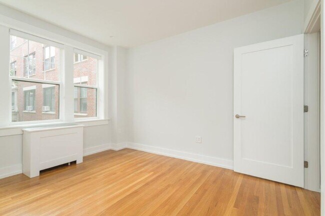 17 Forest St in Cambridge, MA - Building Photo - Building Photo