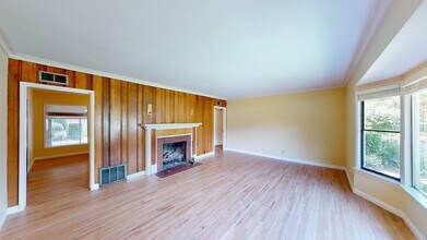 200 W Naomi Ave in Arcadia, CA - Building Photo - Building Photo