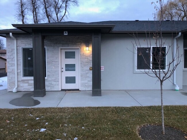 2121 S Montana Ave