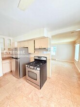 6901 Heyden in Dearborn Heights, MI - Building Photo - Building Photo