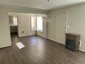 1040 Spruce St NE in Salem, OR - Building Photo - Building Photo