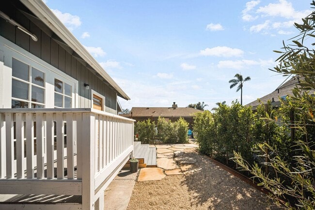 616 W De La Guerra St in Santa Barbara, CA - Building Photo - Building Photo