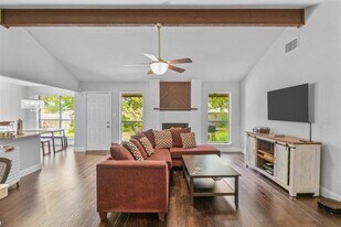 1506 Stratford Dr in Mansfield, TX - Building Photo