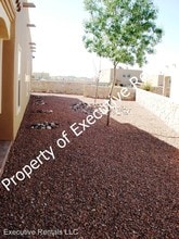 4226 Tres Ninos Dr-Unit -Unit A/B in Las Cruces, NM - Building Photo - Building Photo
