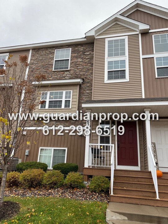 14629 Peridot St NW in Ramsey, MN - Building Photo