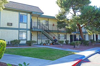 Desert Pines Villas in Las Vegas, NV - Foto de edificio - Building Photo