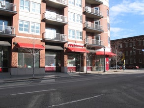 Skyscape Condominiums in Minneapolis, MN - Foto de edificio - Building Photo