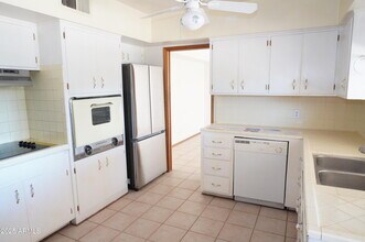 8235 E Virginia Ave in Scottsdale, AZ - Building Photo - Building Photo