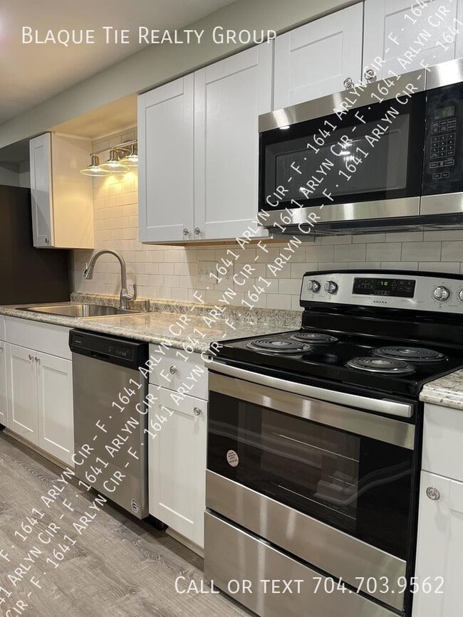 property at 1641 Arlyn Cir