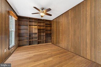 9 Snug Hill Ct in Potomac, MD - Building Photo - Building Photo