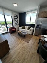 941 E 28th St, Unit B1 in Hialeah, FL - Building Photo