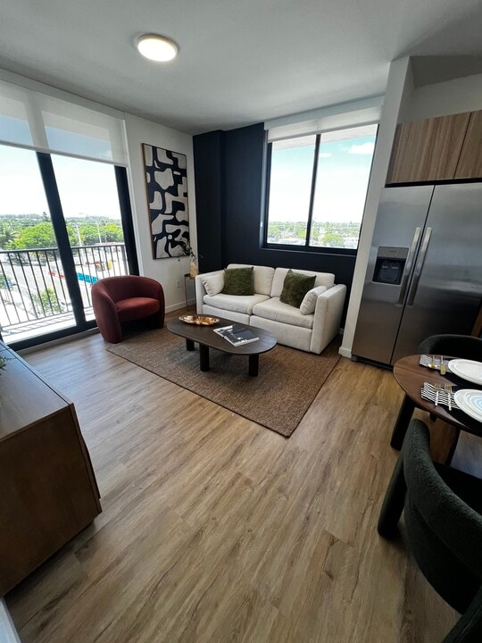 941 E 28th St, Unit B1 in Hialeah, FL - Foto de edificio