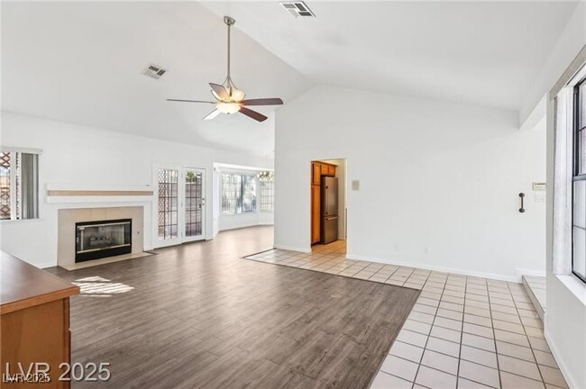 1911 Hobson Dr in Henderson, NV - Foto de edificio - Building Photo