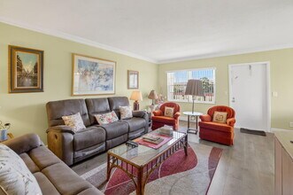 154 Preston Way in Boca Raton, FL - Building Photo - Building Photo