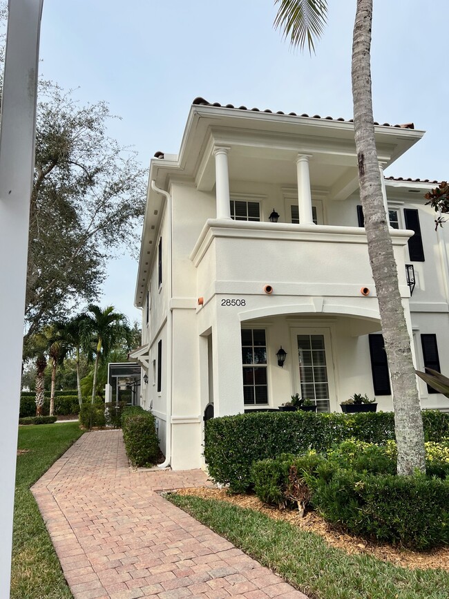 28508 Alessandria Cir in Bonita Springs, FL - Foto de edificio - Building Photo