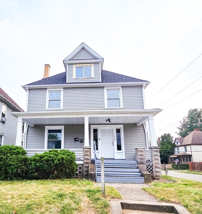 property at 1220 8th St NW