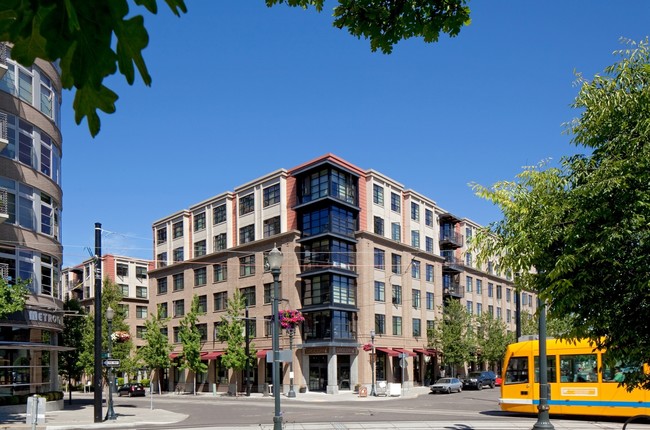 The Sitka Apartments in Portland, OR - Foto de edificio - Building Photo