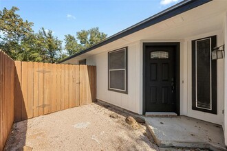 300 Jacky St in Austin, TX - Building Photo - Building Photo