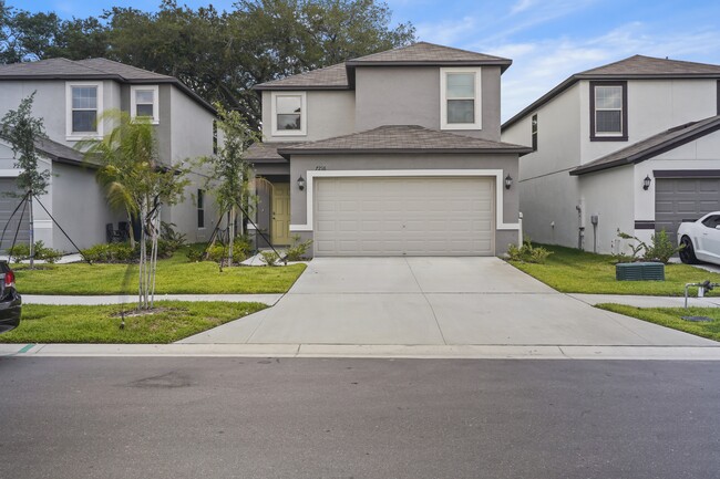 7216 Spring Snowflake Ave in Tampa, FL - Building Photo - Building Photo