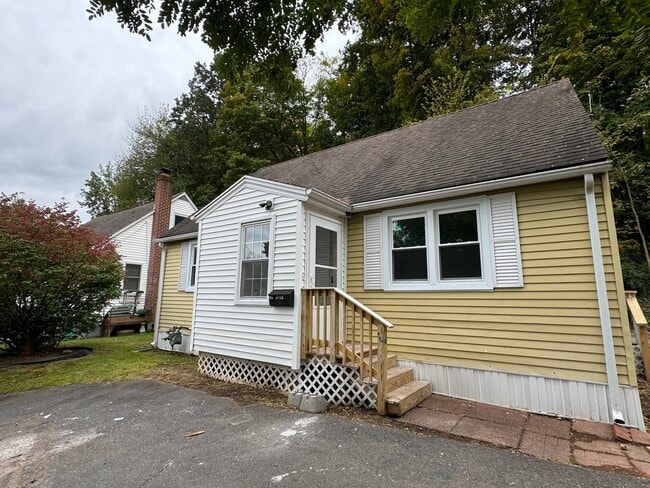 56 Covington St in New Britain, CT - Building Photo - Building Photo