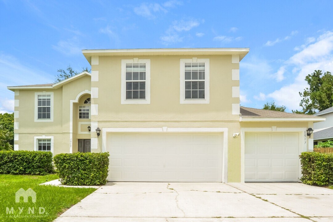 1517 Equitable Pl in Mascotte, FL - Building Photo