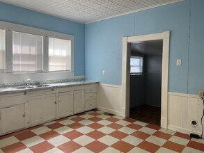 121 W Kansas St in Pittsburg, KS - Building Photo - Building Photo