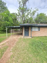 509 Truman St in Cleveland, TX - Building Photo