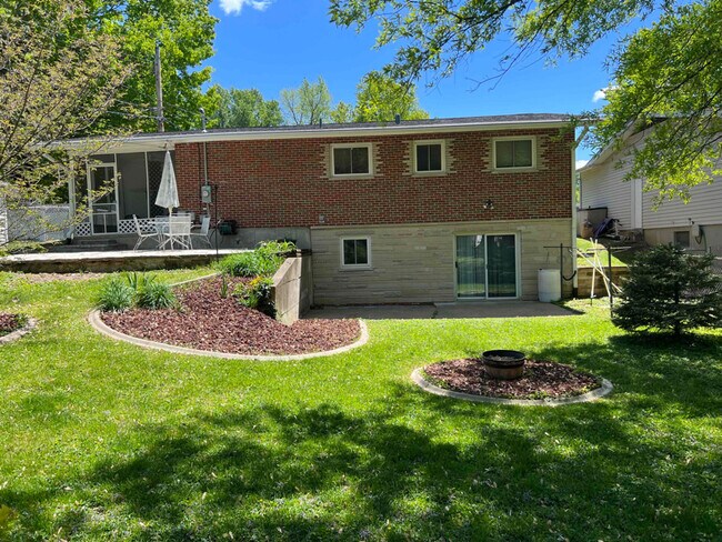 317 S Pam Ave-Unit -3 in St. Charles, MO - Building Photo - Building Photo