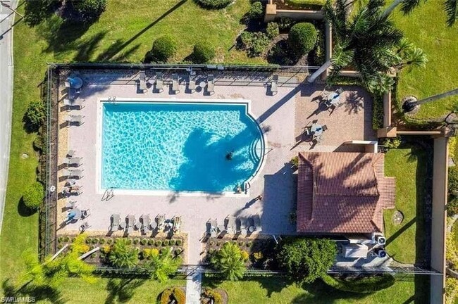 6655 Huntington Lakes Cir, Unit 204 in Naples, FL - Building Photo - Building Photo
