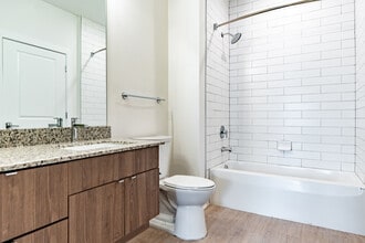 Revel in Clearwater, FL - Foto de edificio - Interior Photo