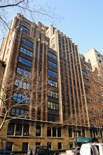 160 W 73rd St in New York, NY - Building Photo - Building Photo