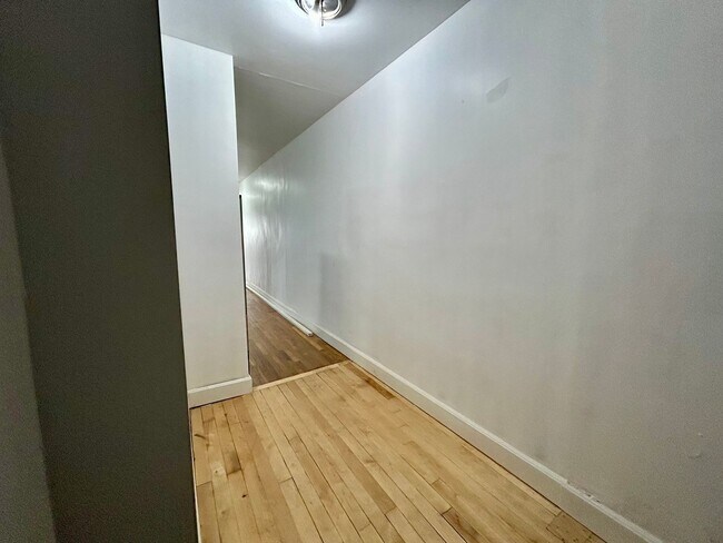 2823 W Girard Ave in Philadelphia, PA - Building Photo - Building Photo