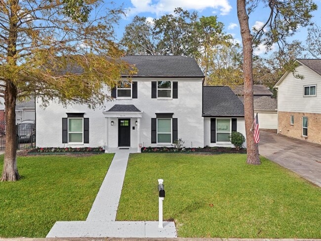 property at 5034 Oak Shadows Dr