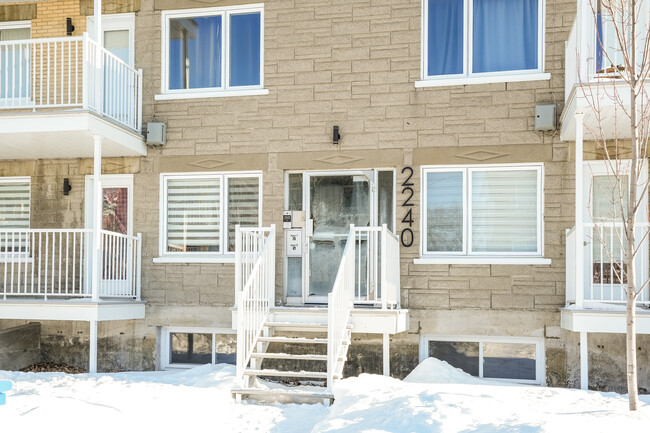 2240 De L'émerillon Av in Québec, QC - Building Photo - Building Photo