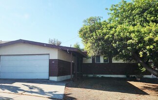 4733 Elsa Rd in San Diego, CA - Building Photo