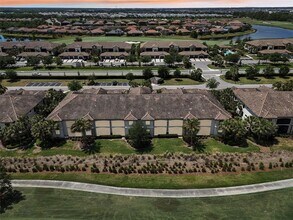 5528 Palmer Cir in Bradenton, FL - Building Photo - Building Photo