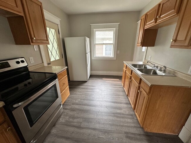 property at 617 W Lawrence St