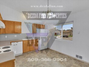 15313-15315 E Mission Ave in Spokane Valley, WA - Building Photo - Building Photo
