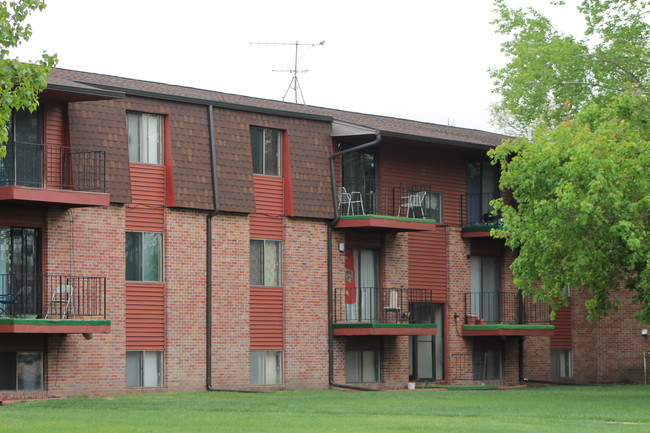 832 Flats in Minden, NE - Building Photo - Primary Photo