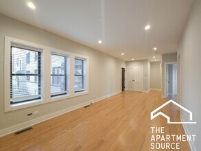 4847 N Wolcott Ave, Unit 1B in Chicago, IL - Building Photo - Building Photo