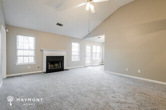 1045 Meadow Glen Cir in Fairburn, GA - Building Photo - Building Photo