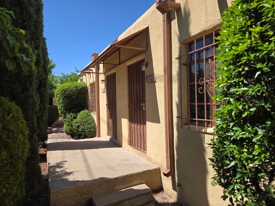 1013 6th St NW in Albuquerque, NM - Building Photo