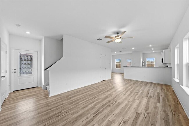 112 Captain Dooley Ln in Jarrell, TX - Building Photo - Building Photo